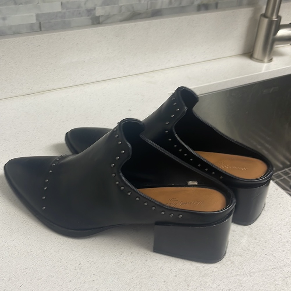Universal Thread booties! - Picture 3 of 3